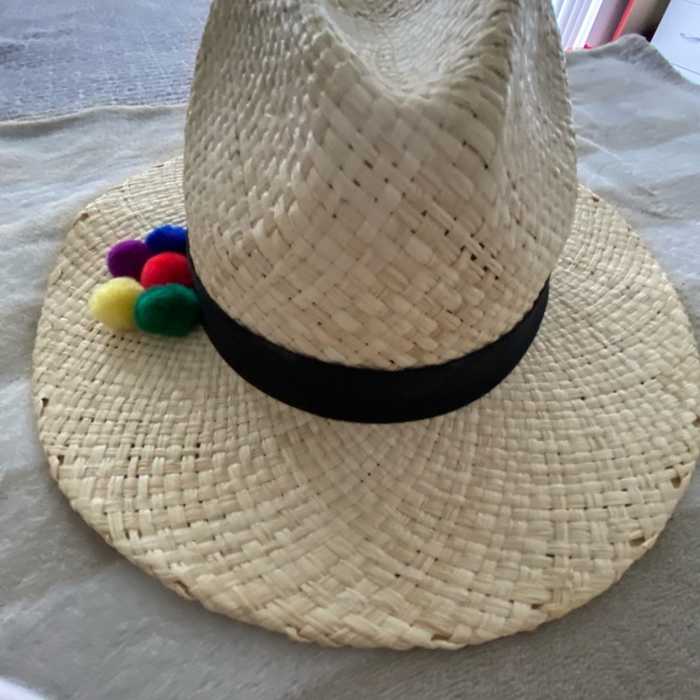 New Raffia hat - Picture 4 of 5